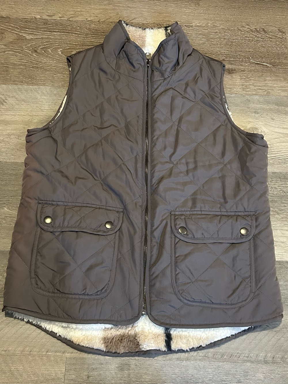 Small Thread & Supply Plaid Sherpa Lined Gray Quilted Reversible Vest Pockets